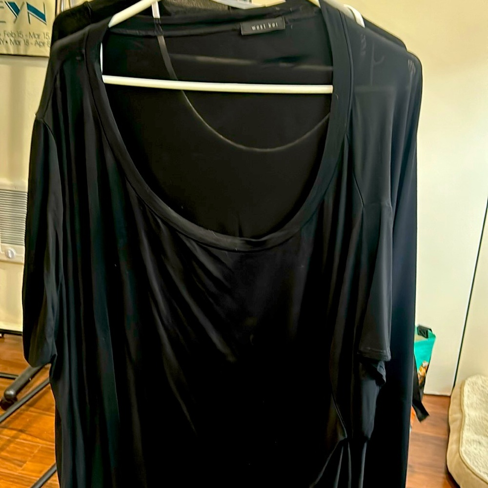 Large/Extra large black flowy blouse with different lengths